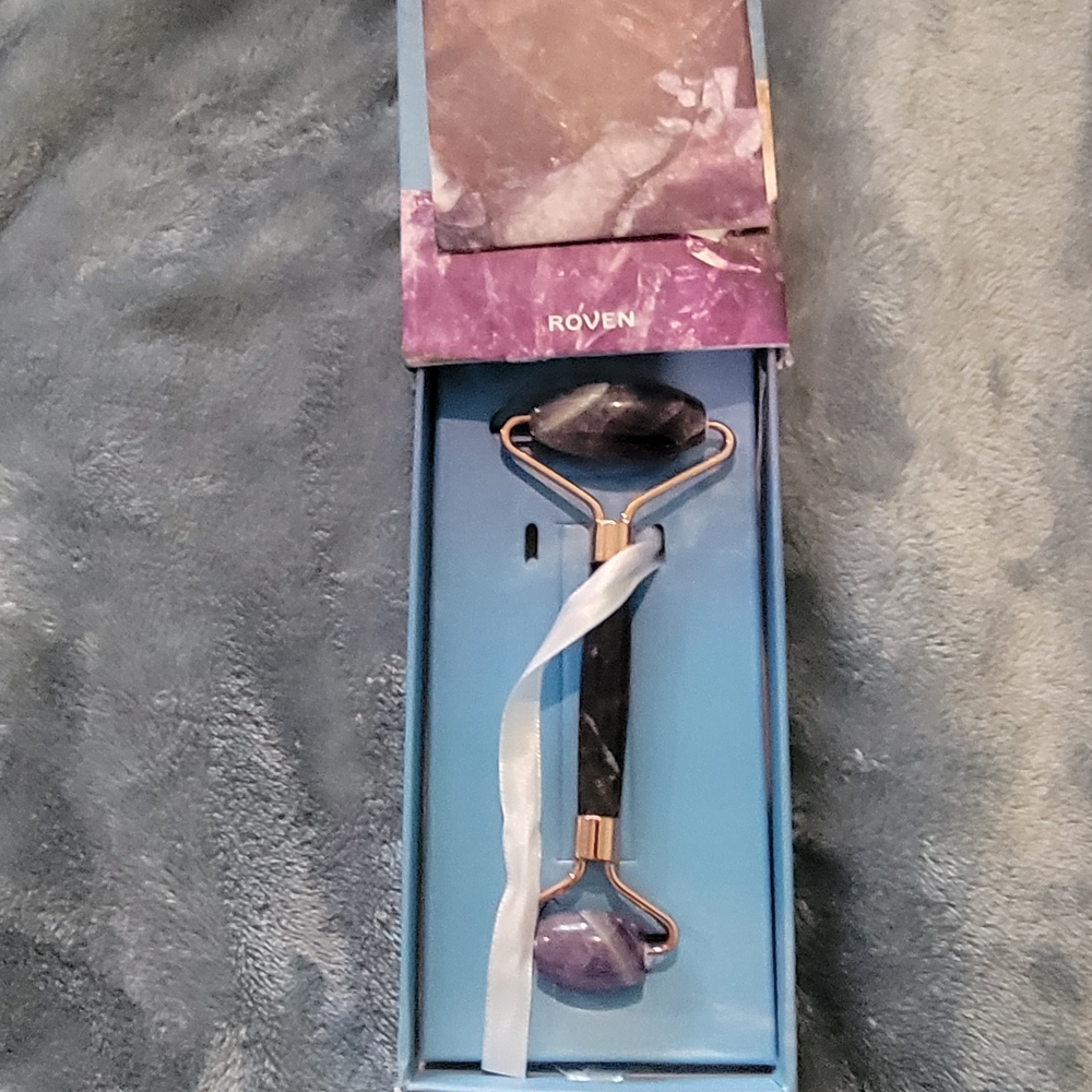 Roven Purple Facial Roller